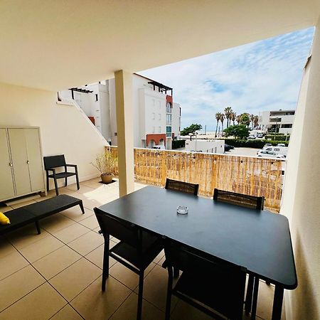 Appartement En Bord De Mer Сет Екстериор снимка